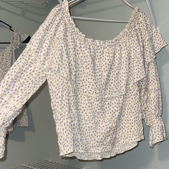 Super Cute Blouse - Picture 2 of 4